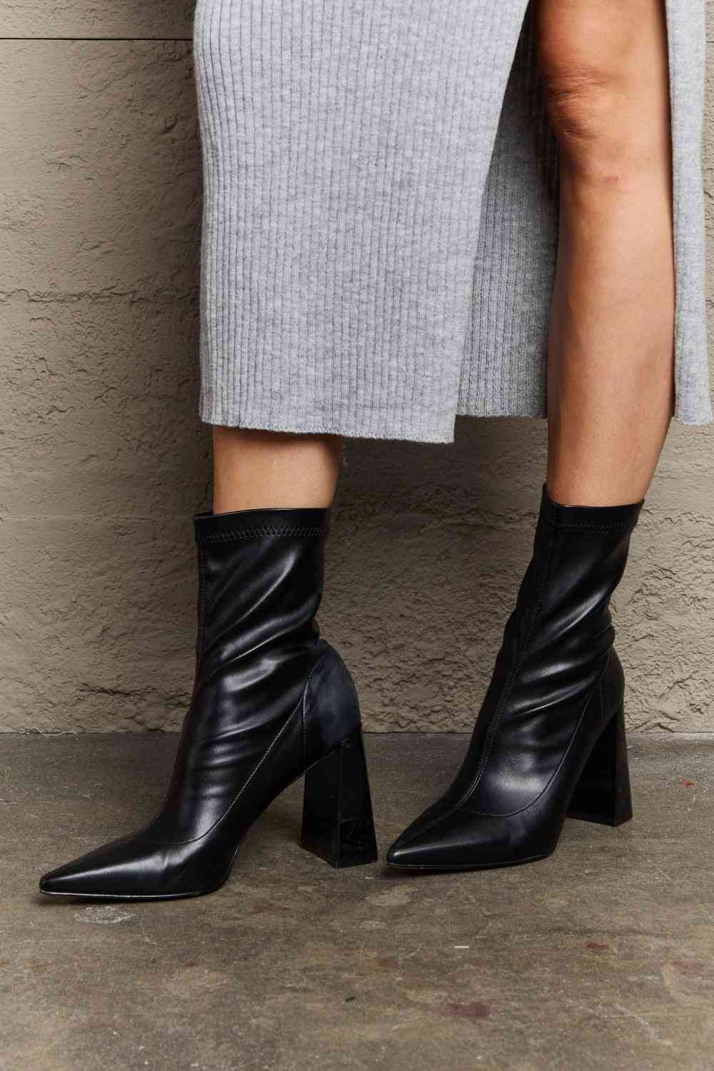 Weeboo Stacy Boots