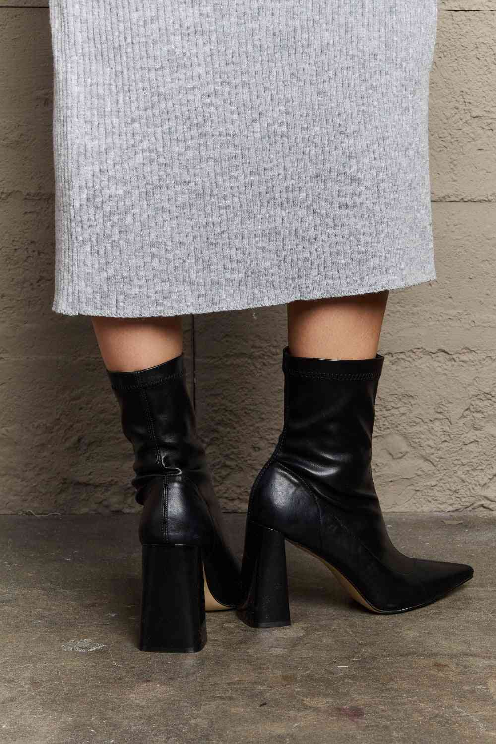 Weeboo Stacy Boots