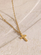 Collar de cruz de tres capas bañado en oro de 18 quilates