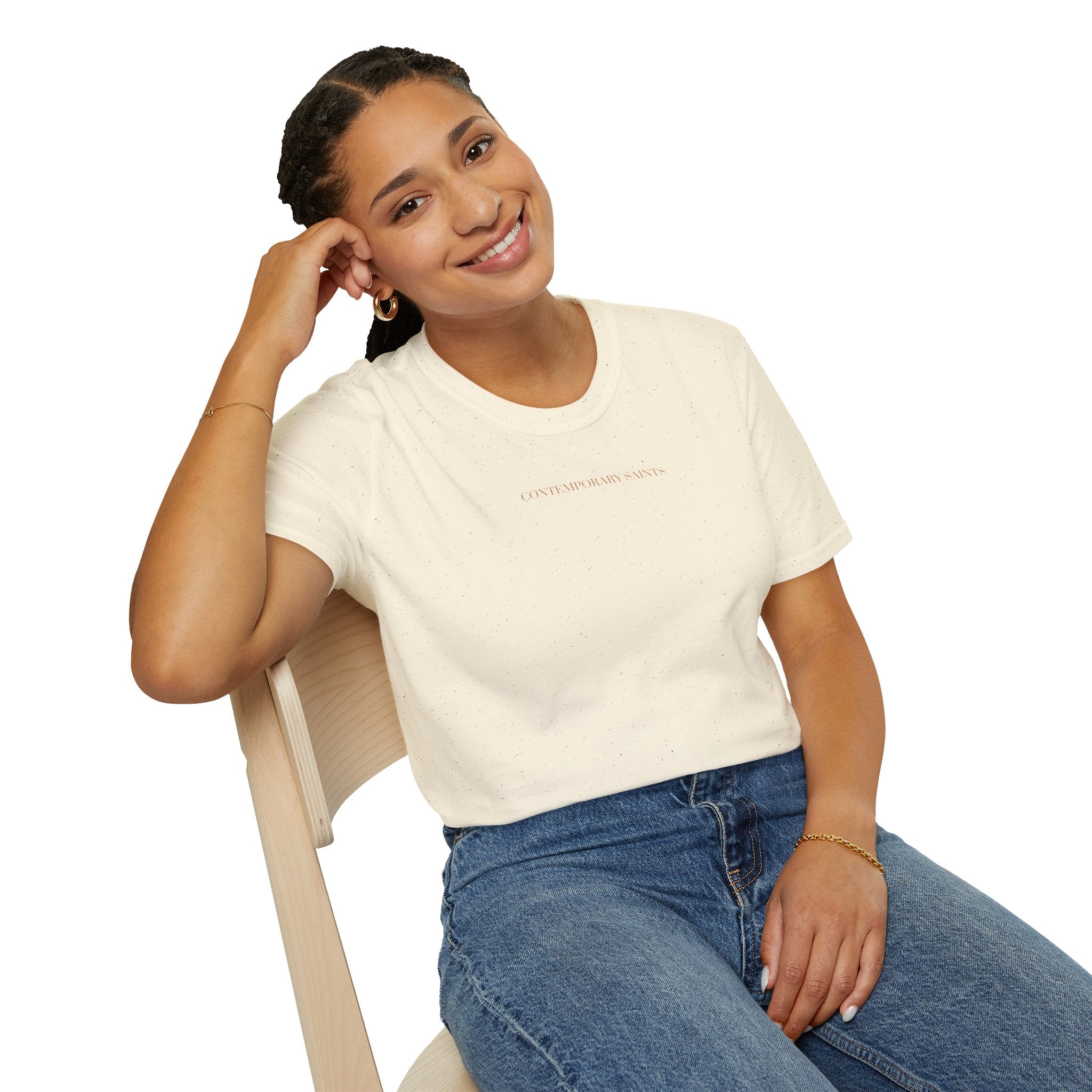 Camiseta minimalista de los Santos Contemporáneos