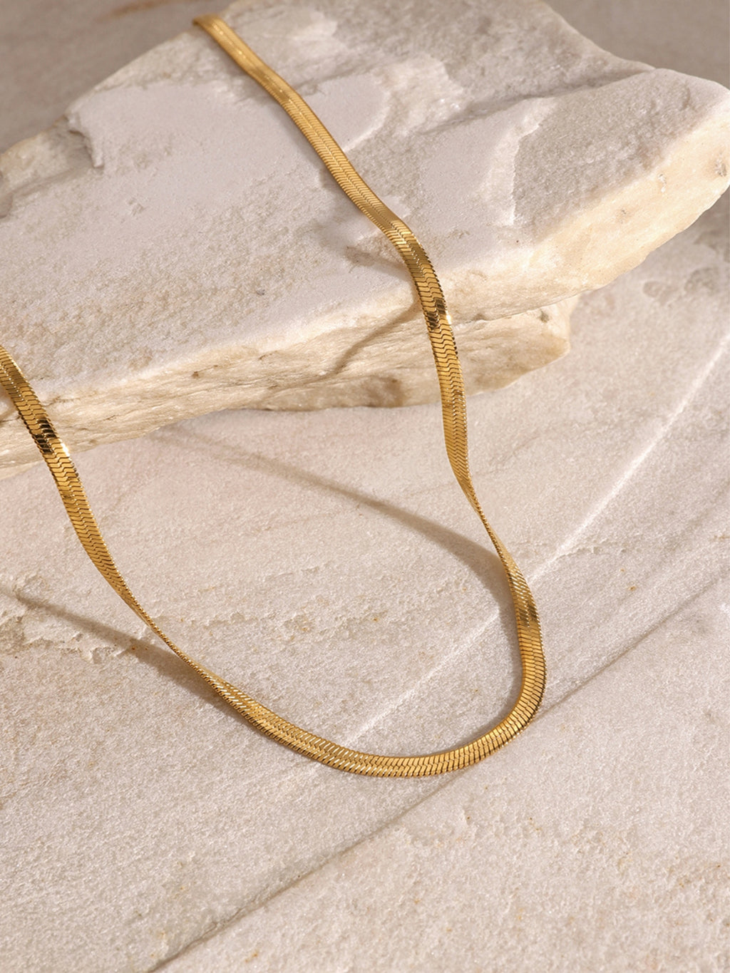 Collar de cruz de tres capas bañado en oro de 18 quilates