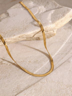 Collar de cruz de tres capas bañado en oro de 18 quilates