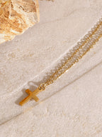 Collar de cruz de tres capas bañado en oro de 18 quilates
